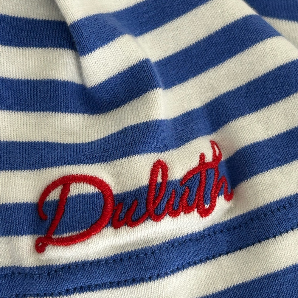 Like new Duluth Trading Company long tail ladybug tshirt top, M,red/white/blue - Picture 5 of 5